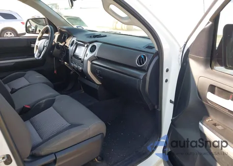 2017 Toyota Tundra Sr5 5.7L V8 z USA, uszkodzony, nr VIN 5TFRW5F18HX228155